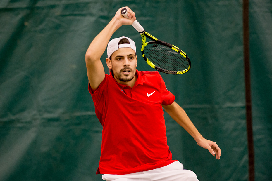 Singles Wins Carry Razorbacks Over Tide Arkansas Razorbacks