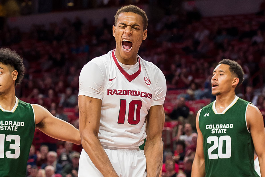 Gafford Lands SEC Weekly Honor Arkansas Razorbacks