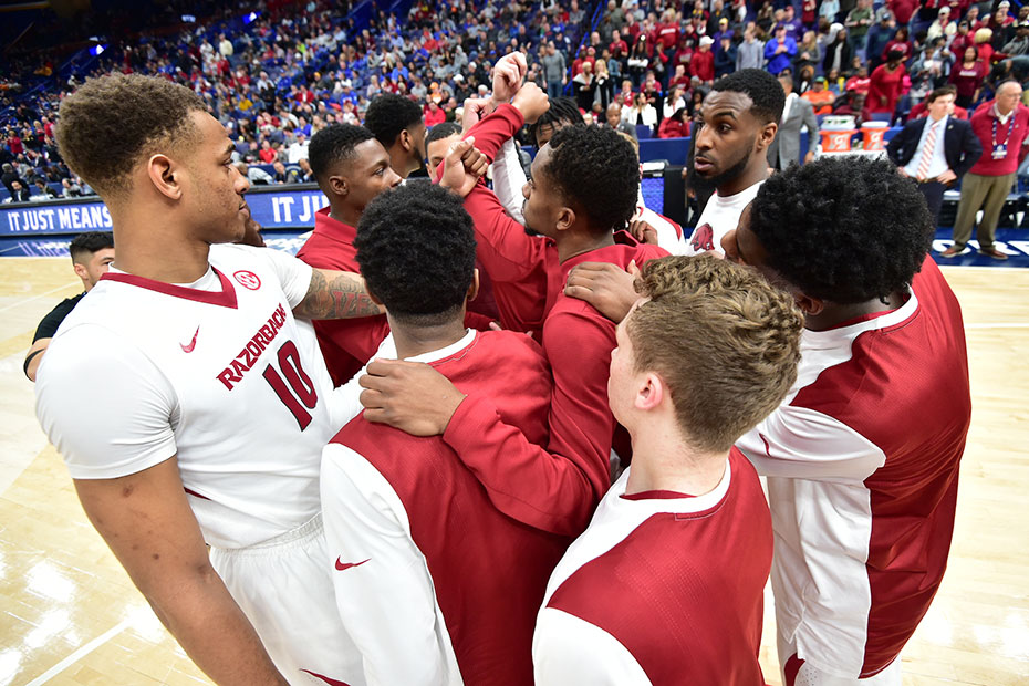 Gators 8-game win streak against Razorbacks ends Gators 8-game win streak against Razorbacks ends